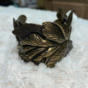 🍂 Bronze Intertwined Leaves Cuff Bracelet